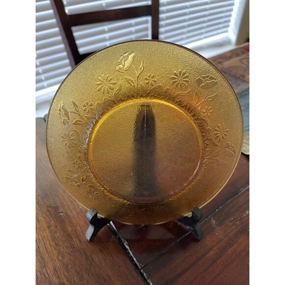 Vereco Textured Amber France 7 1/2 inch Dessert Plate Floral - Picture 3 of 5